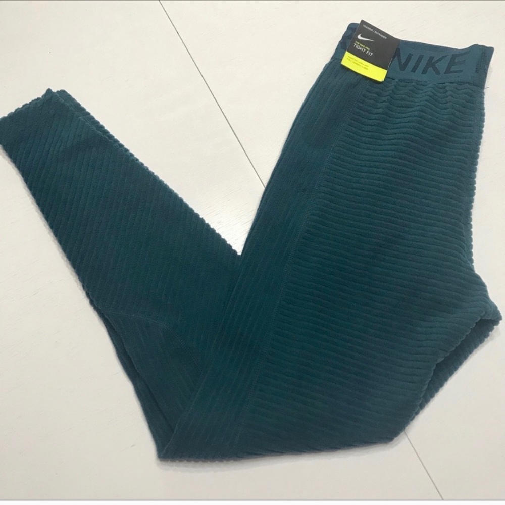 NWT Nike Pro Hyperwarm Training Tights
